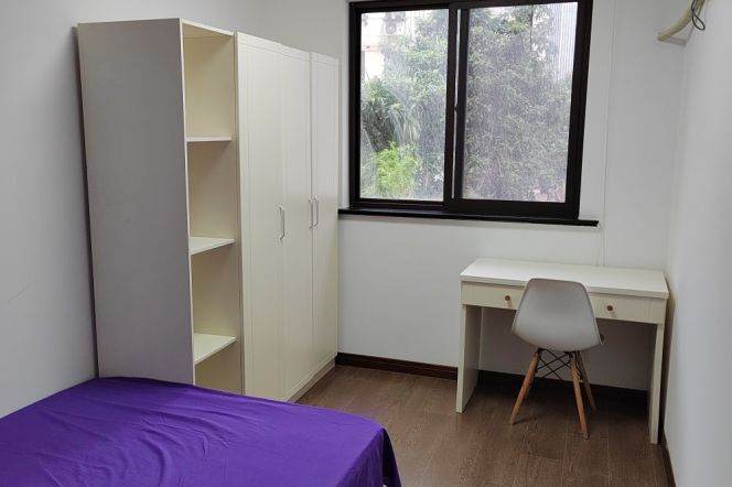 Cosy bright room Jiaotong university 10/11 hong qiao lu 10/3/4 