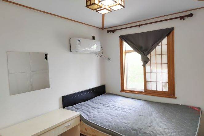 Cozy room hong qiao lu 10/3/4 Jiaotong university 10/11