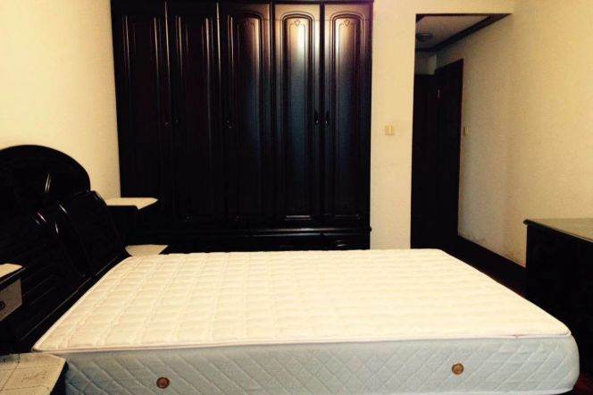 Bright private bathroom west yan an lu 3/4 zhong shan park 2/3/4