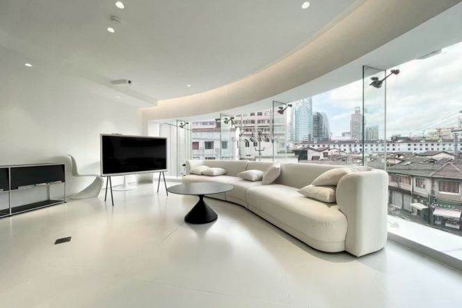 1Bdr 1Bath/ Fabulous&Spacious/L2/10 East Nanjing Rd/Yuyuan Garden/Huge Balcony