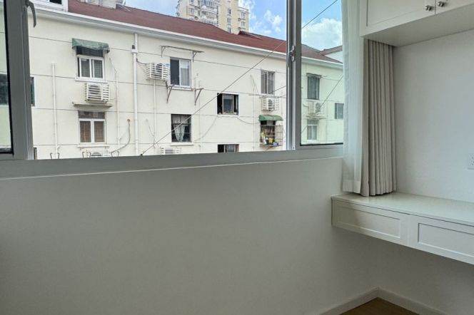 Newly renovated 1Br | Next to Jiangsu Rd |Zhongshan Park Metro L2/3/4 | 6.4K