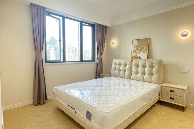 Zhongshan park station nice 3br2bt with balcony with 18k