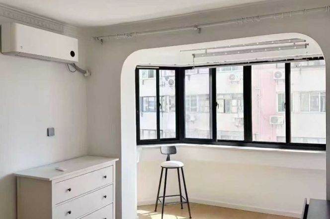 Hengshan rd 1BR 2LR@L1/10,bright room/elevator/Nice deco&location