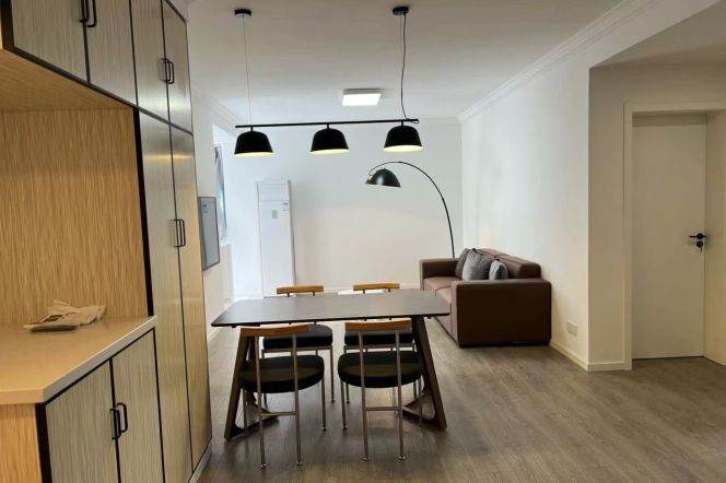 Spacious 2br near Changping Rd M7