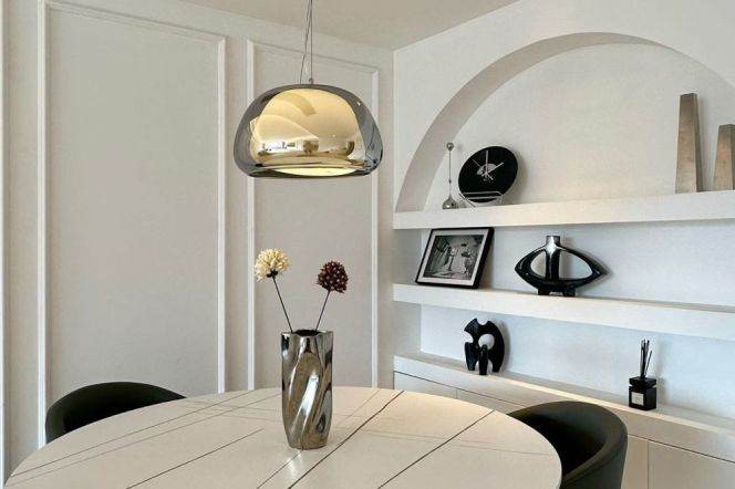 Spacious 3Brs/2Lrs/2Bts apt nr Zhongshan park