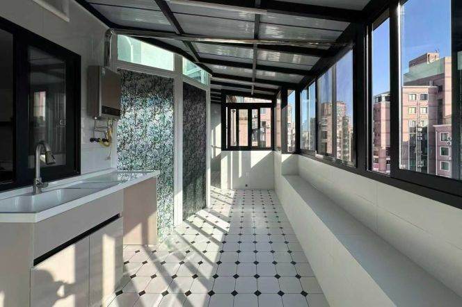 300sqm5brs3baths with terrace in gubei area