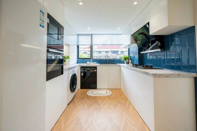 3 br 150 sqm modern Apt &floor heating &balcony/suzhou creek 20K