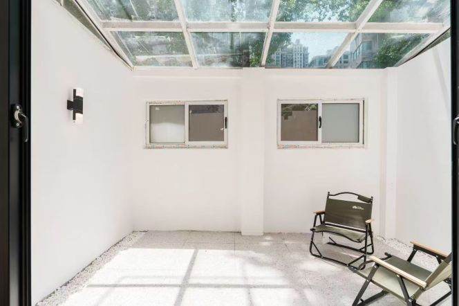 Jiashan rd 1BR apartment with yard