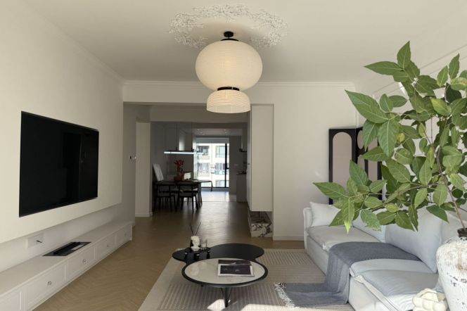 3BR 2BA /  Spacious / Bright / Modern/ Quiet /Great compound  /Good view/ elevator