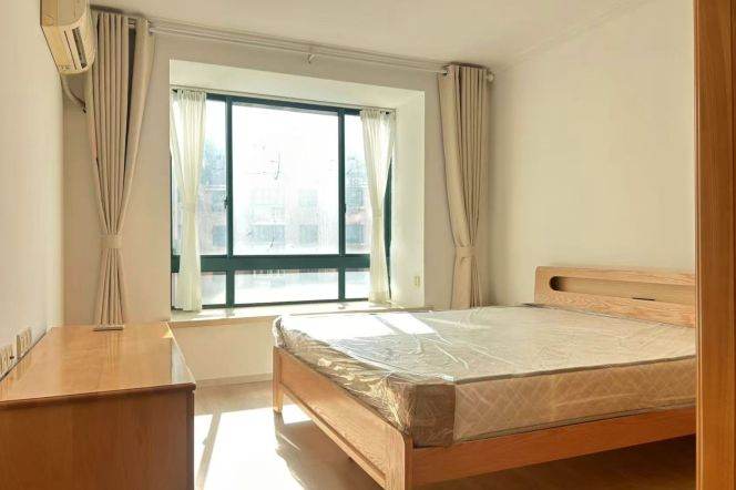 New decoration 2brs/130sqm & elevator @Linping Rd & Line 4