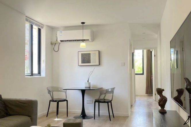 Spacious&Modern 2Bdrs 1Bath Apt+L2/3/4 Zhong Shan Park+5F Walk Up+Large Closets