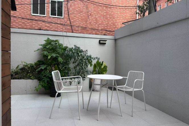 Nice yard 1Br/1Lr/1Bt apt nr Zhongshan park,M2/3/4