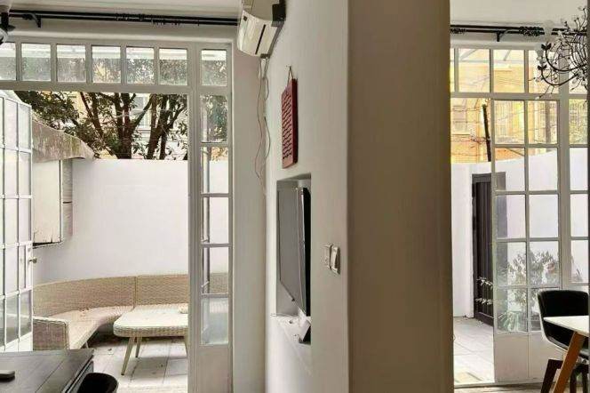 Cozy 2brs with garden near Jiangsu Road/Jing'an Temple