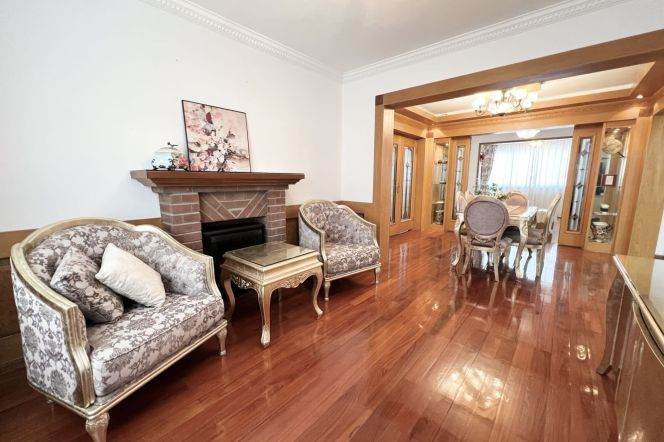 East Bund Spacious Apartment | 2+1 Bedrooms, 2 Living Rooms