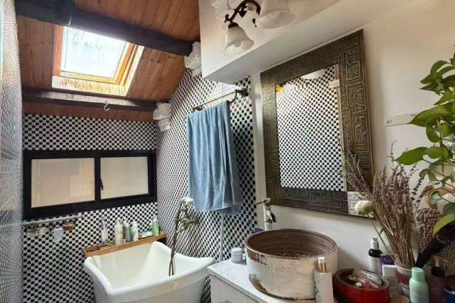 Changshu rd 2BR 2bath apartment