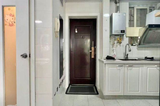 Changping rd elevator 1BR apartment