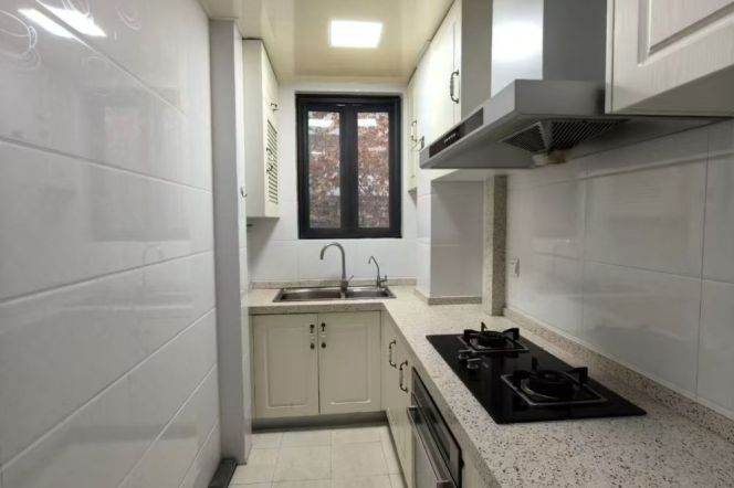 Modern 2br/105sqm & floor heating/balcony @Changshu Rd & Line 1/7
