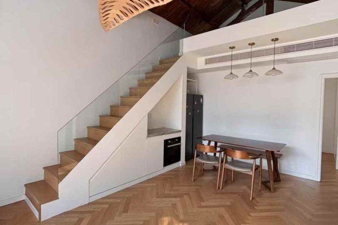 Changshu Rd Station 1+1Br Line1/7 High-ceiling