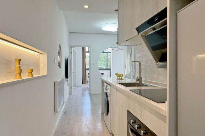 1 br near L10/L11 jiaotong uni station