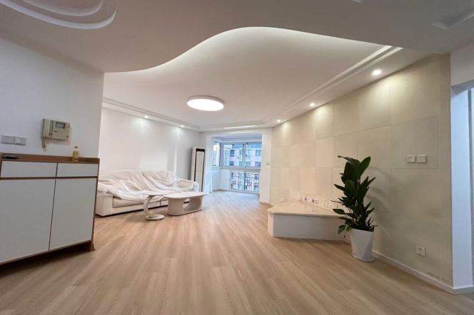 New decoration 2brs/130sqm & elevator @Linping Rd & Line 4