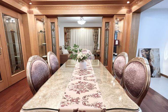 East Bund Spacious Apartment | 2+1 Bedrooms, 2 Living Rooms