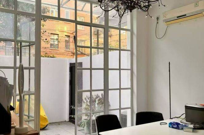 Cozy 2brs with garden near Jiangsu Road/Jing'an Temple