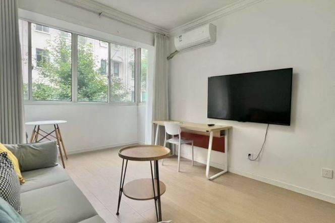 Changping rd elevator 1BR apartment