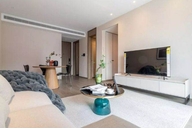 Morden 2brs with balcony and floor heating beside Huang pu river