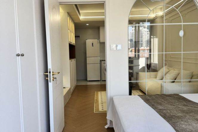 Green 1BR + elevator| Zhongshan Park Metro L2/3/4 | 6F New decoration