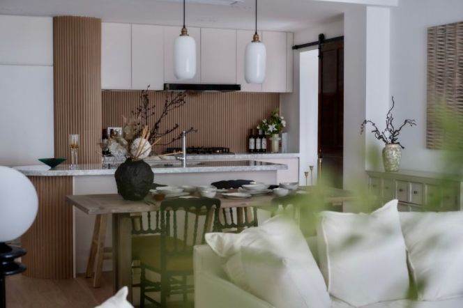 Morden 3brs with balcony and wall raditor nearby  Tianzifang