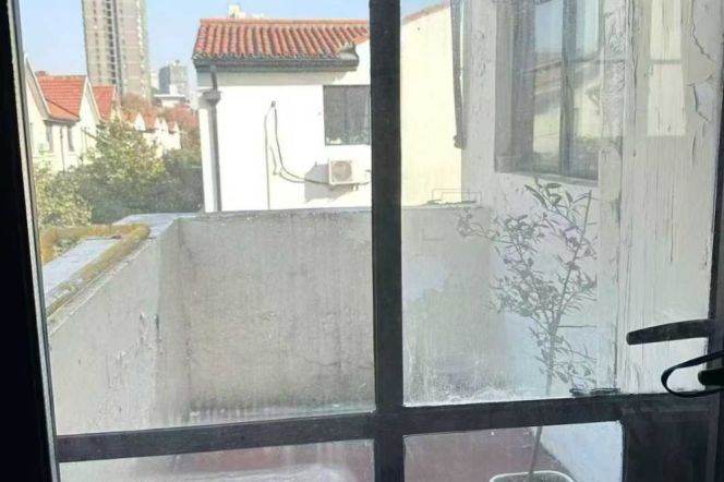 Hengshan rd sta 2br with terrace