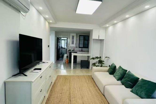 Loushanguan rd 2BR apartment