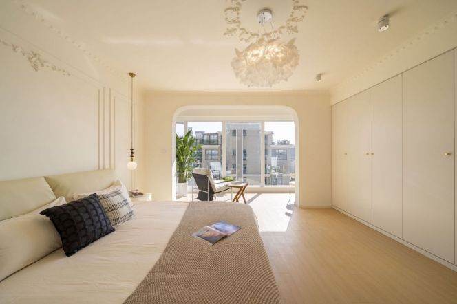 Morden 1bedroom with balcony and floor heating in central Xujiahui area