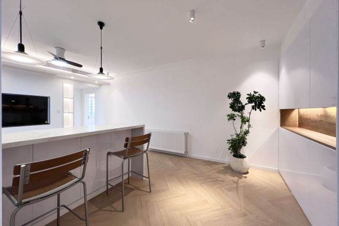 Spacious 2br 2lr/wall heating/big balcony,Hanzhong rd@L12/13/1