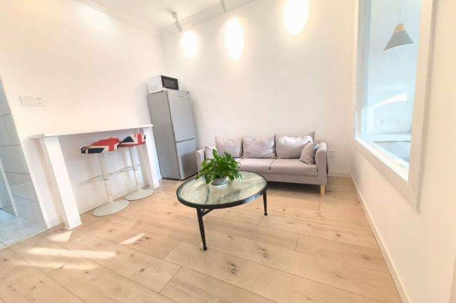 Zhongshan park cozy 1br 1lr@L2/3/4,bright room/Great value