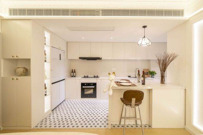 Morden 1bedroom with balcony and floor heating in central Xujiahui area