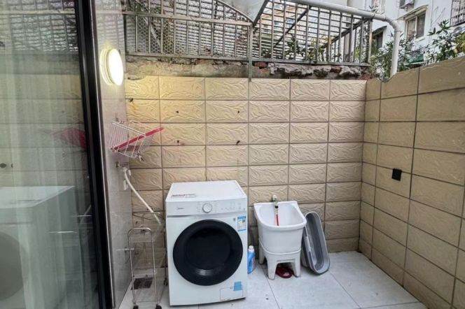 Nice 1BR W Yard Near Hongqiao RD Sta M 3/4/10/40sqm/5.6K