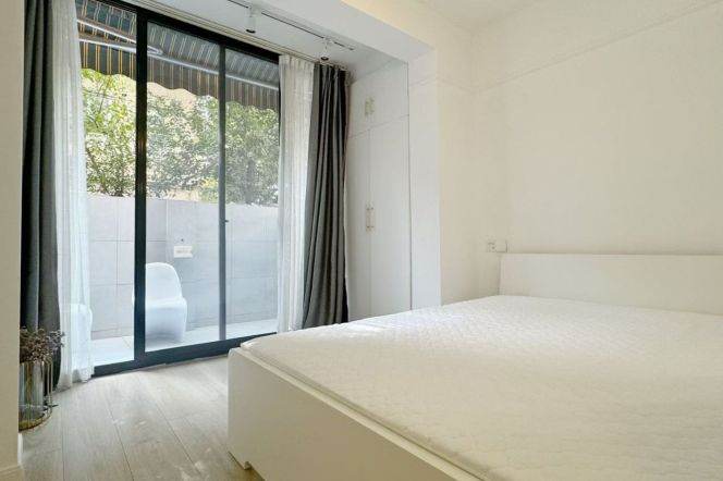 zhongshan park station one bedroom