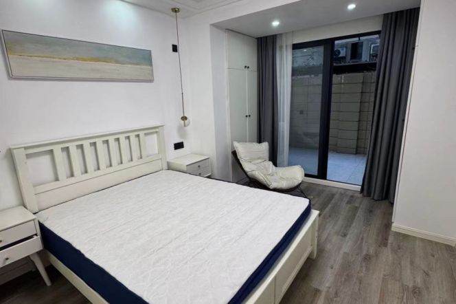 Nice 1BR W Yard Near Hongqiao RD Sta M 3/4/10/40sqm/5.6K