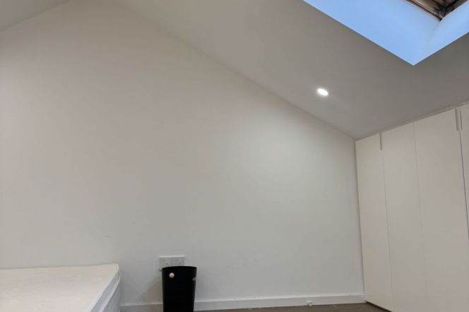 Spacious 2Br with high ceilings  | South Shanxi rd & Iapm | 13.8K