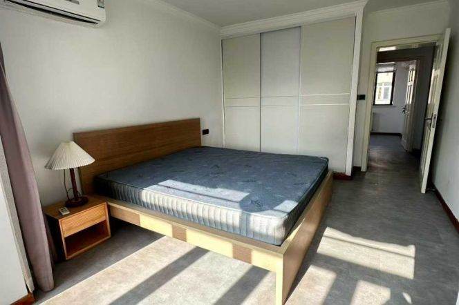 High Floor 2BR Residence w/Heating on Wuxing Rd