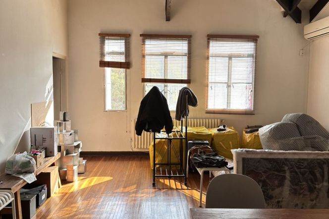 Good lighting 2brs&2baths with terrace near Hengshan Road