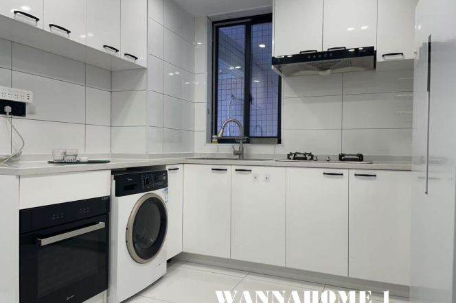 Awesome View/Modern&Spacious 3Bdrs 2baths Apt/Jiao Tong Uni.+ L3/4/10 Hongqiao Rd