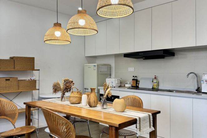 Spacious 2Br with high ceilings  | South Shanxi rd & Iapm | 13.8K