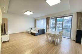modern 3brs floor heating open balcony just beside Century park only 20.3K 