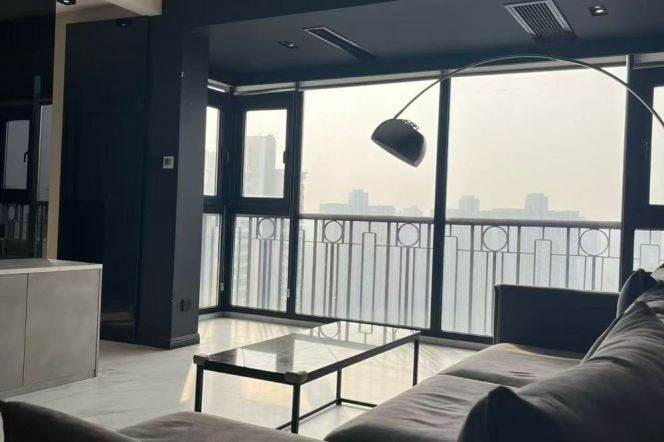 Modern style 2brs with high rise near Suzhou River