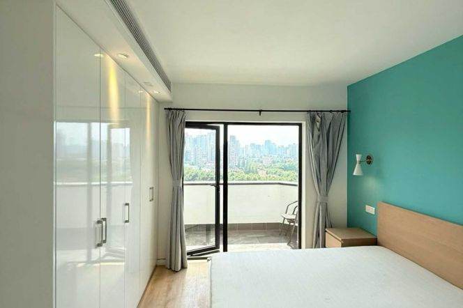 Wuxing rd/Jianguo W. Rd elevator 1br/2lr/1ba apt with balcony; L7/9