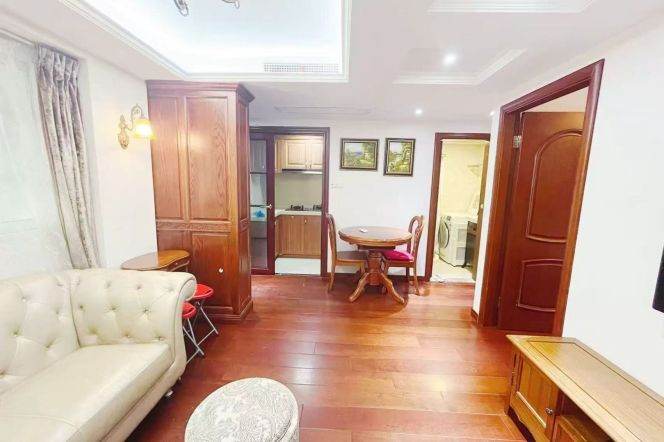 Super cozy & Sun- filled 2BR w elevator @Yueyang rd