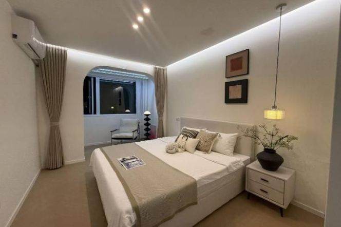 1 br 80 sqm newly renovated Apt&elevator&open kitchen/Hengshan rd 12K