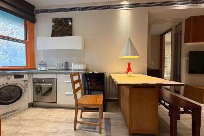 Historical Building 1br with elevator near L1/7/10/12 Changshu Road,Iapm